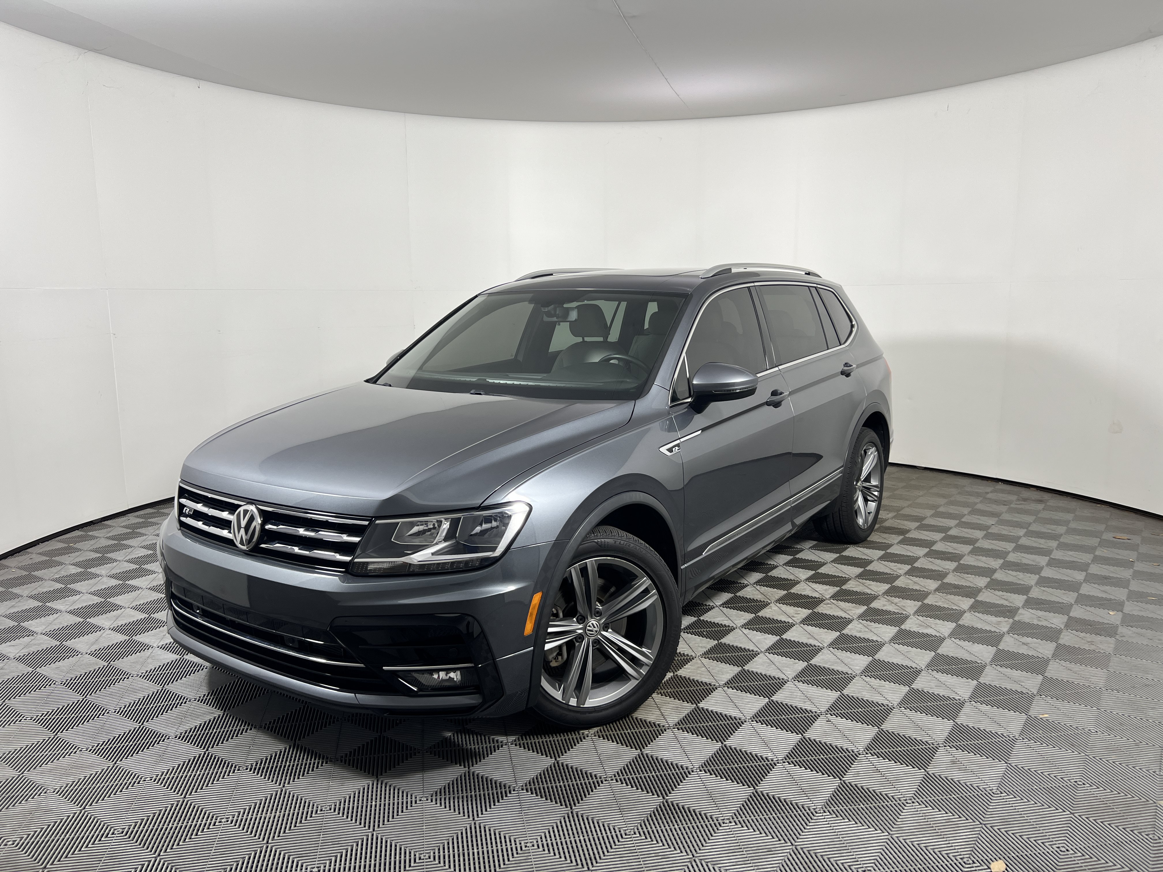 Used 2018 Volkswagen Tiguan SEL w/ R-Line Package