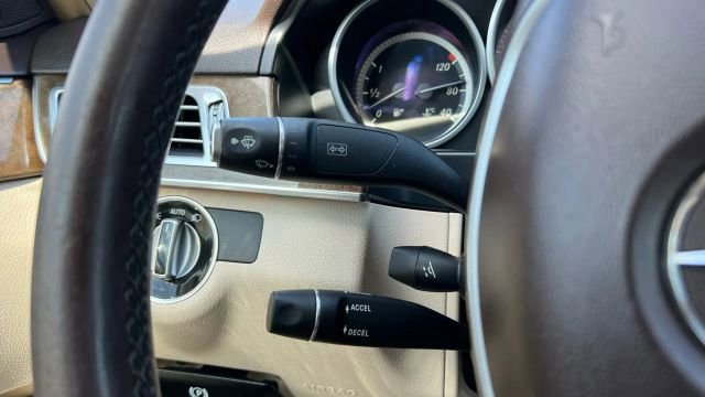 Used 2015 Mercedes-Benz E 350 4MATIC Sedan image 30