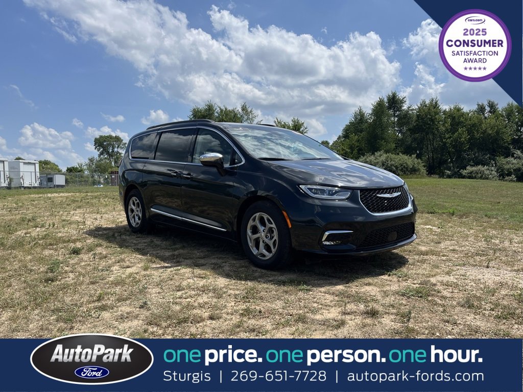 Used 2023 Chrysler Pacifica Limited