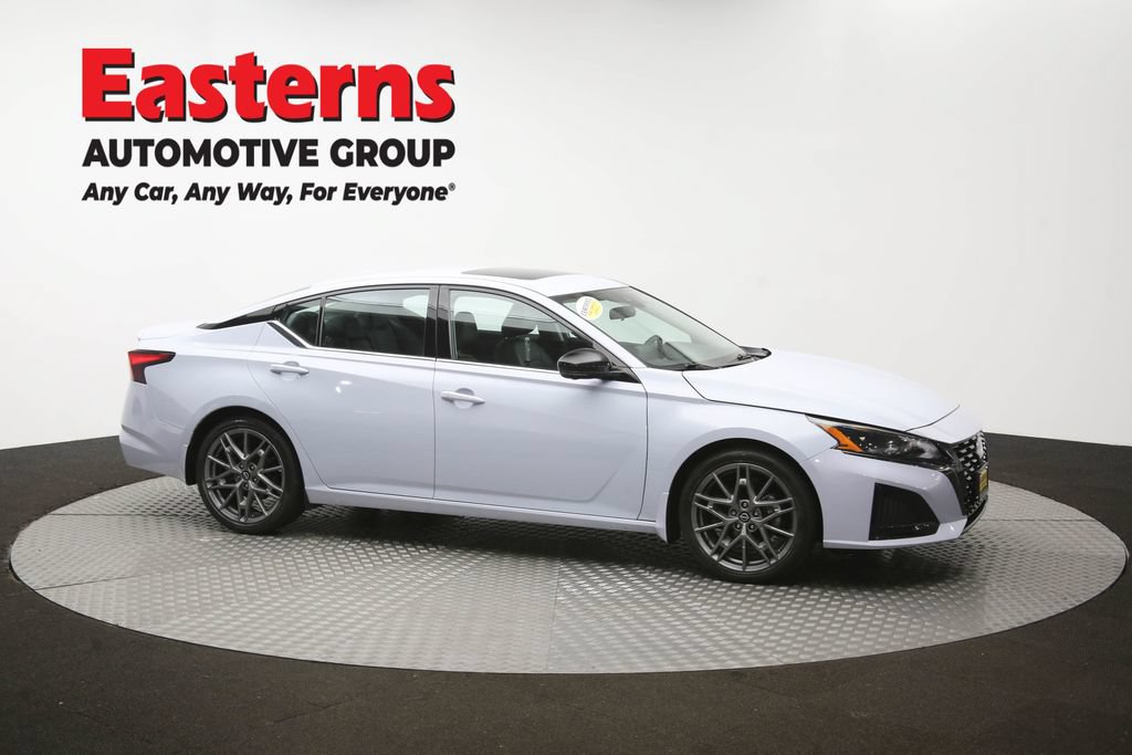 Used 2023 Nissan Altima 2.0 SR FWD image 47