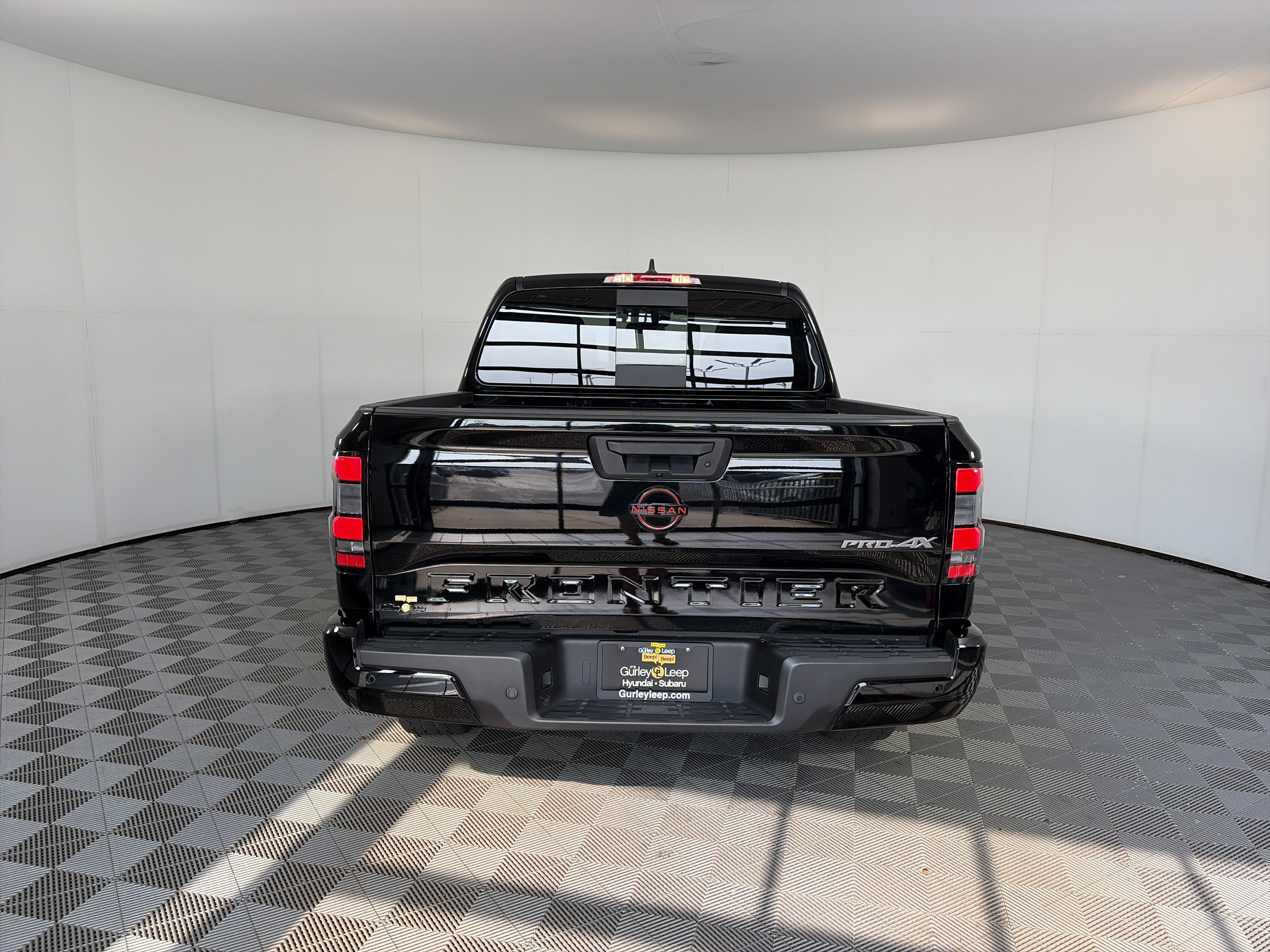 Used 2023 Nissan Frontier PRO-4X w/ Pro Convenience Package AWD/4WD image 9