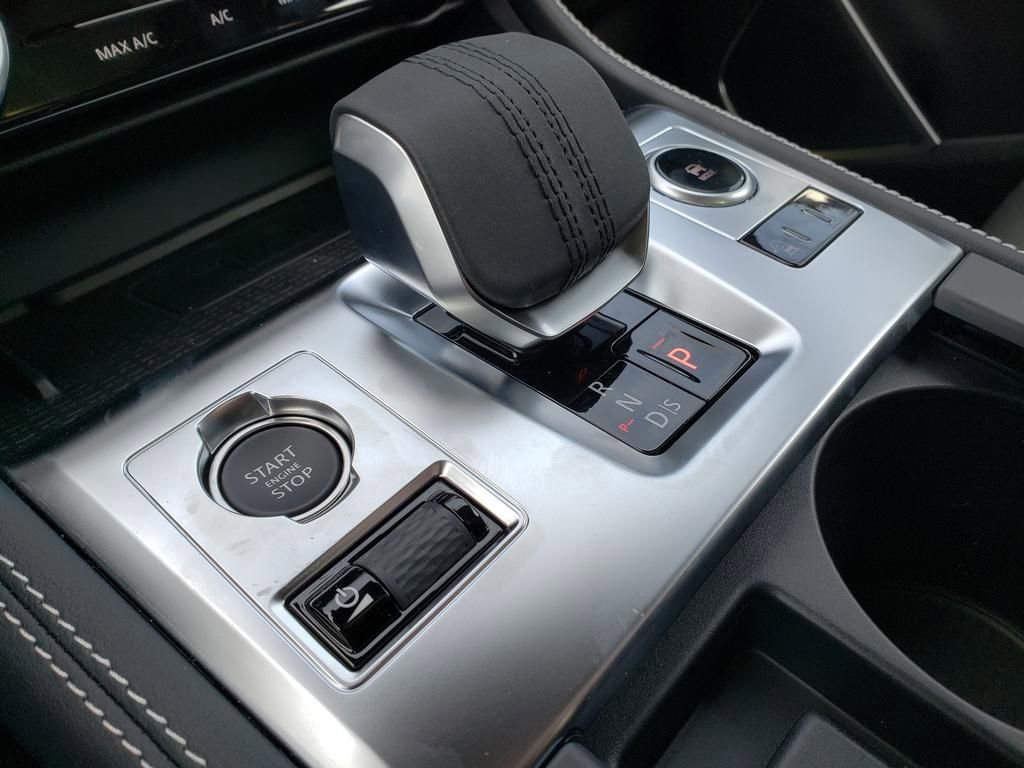 New 2026 Jaguar F-PACE R-Dynamic S image 9