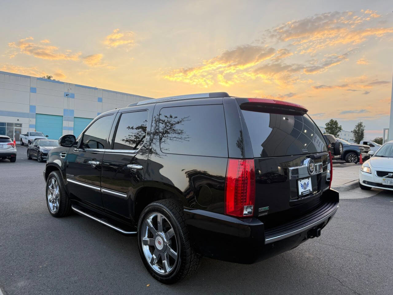 Used 2012 Cadillac Escalade Luxury image 14