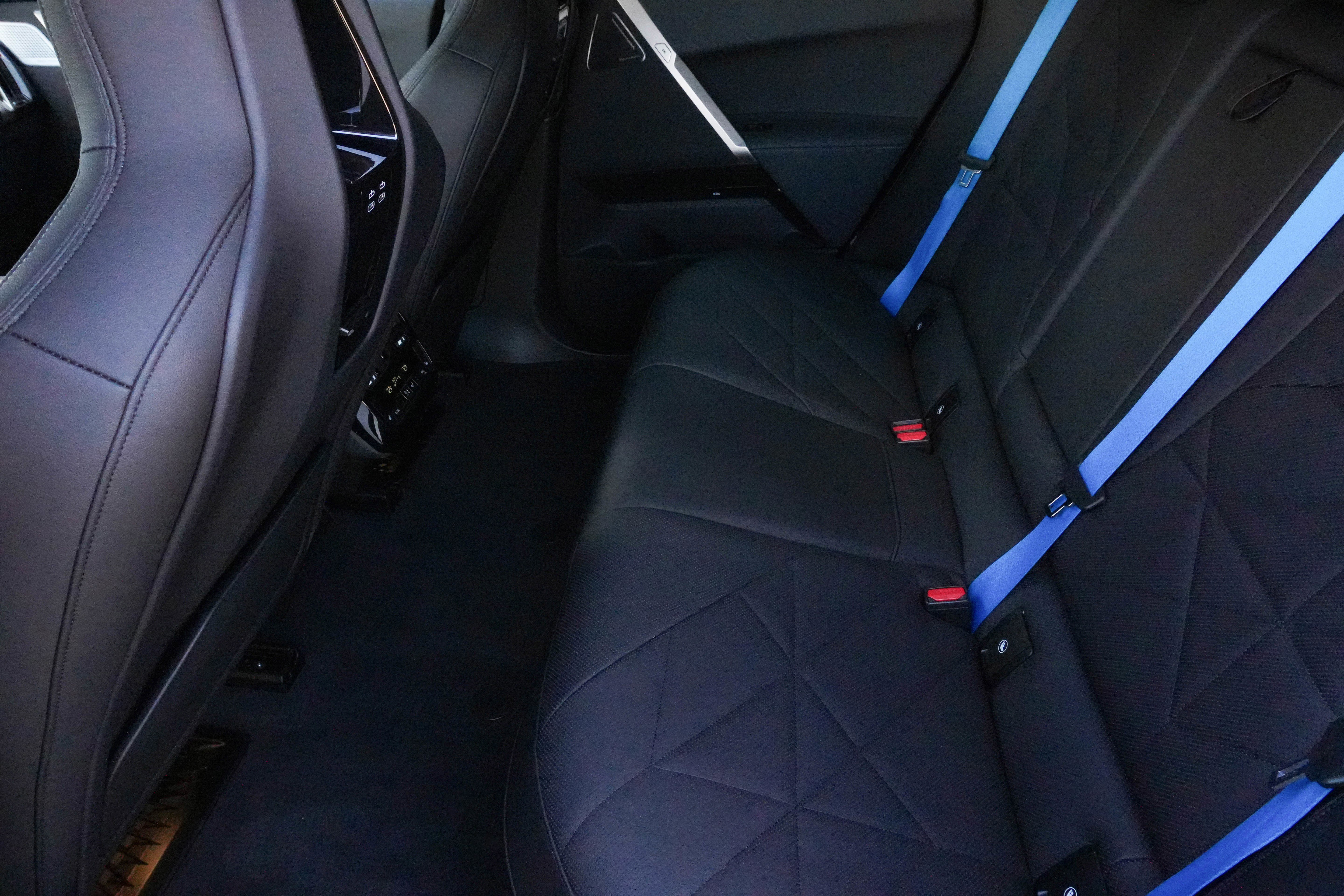Certified 2023 BMW iX M60 w/ Executive Package AWD/4WD image 36