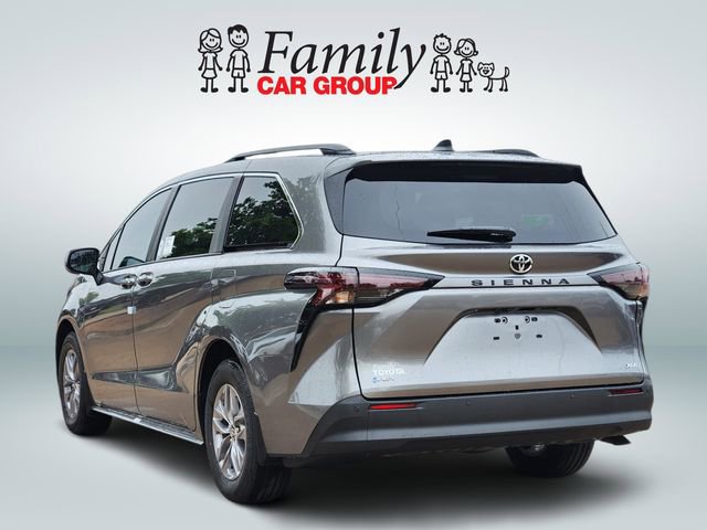 New 2026 Toyota Sienna XLE FWD image 3