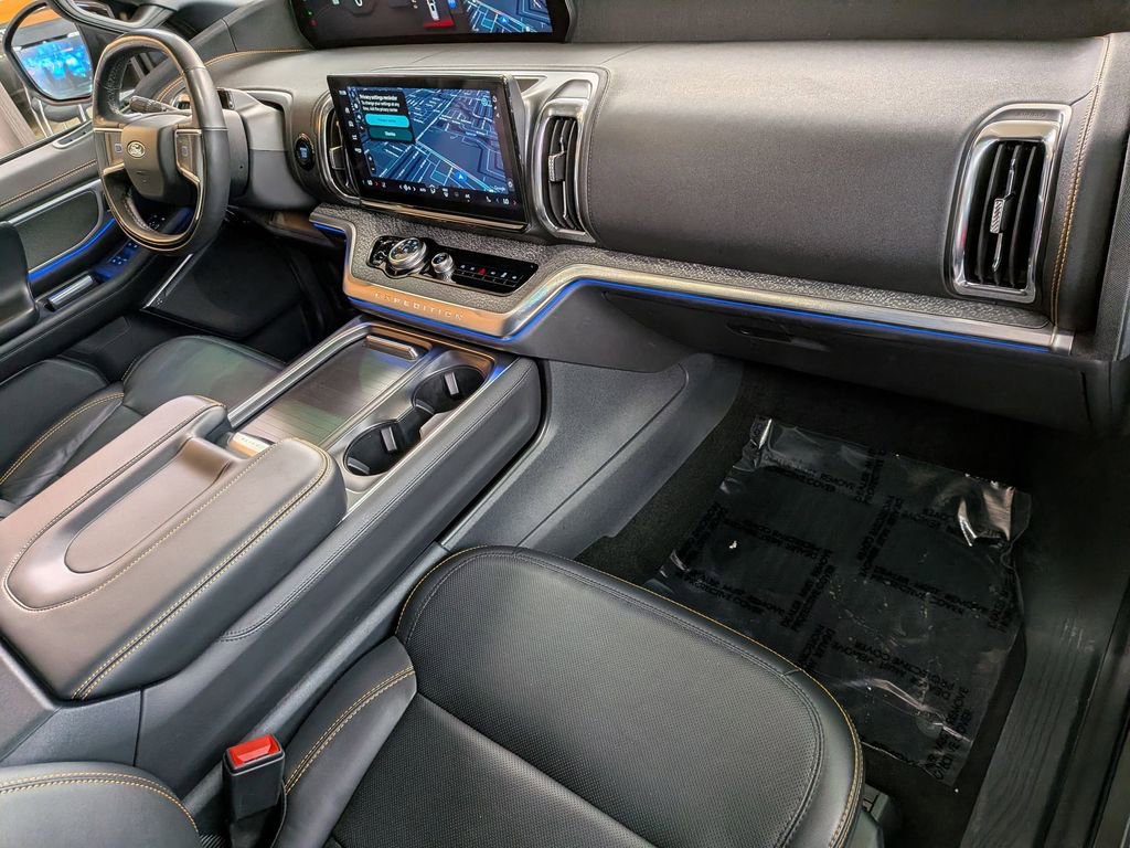Used 2025 Ford Expedition Tremor image 34