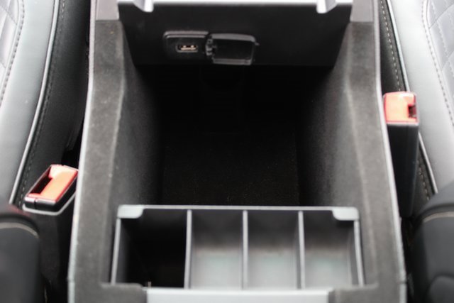 Used 2017 Ford Explorer Platinum image 18