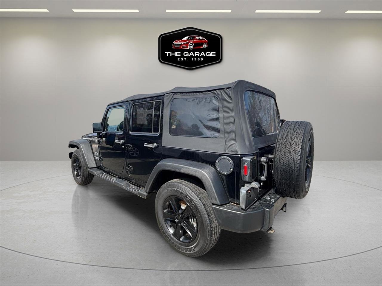 Used 2009 Jeep Wrangler Unlimited X w/ PWR Convenience Group image 3
