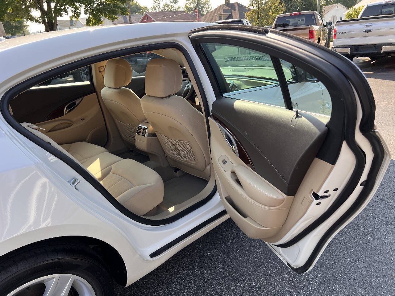 Used 2010 Buick LaCrosse CX FWD image 22