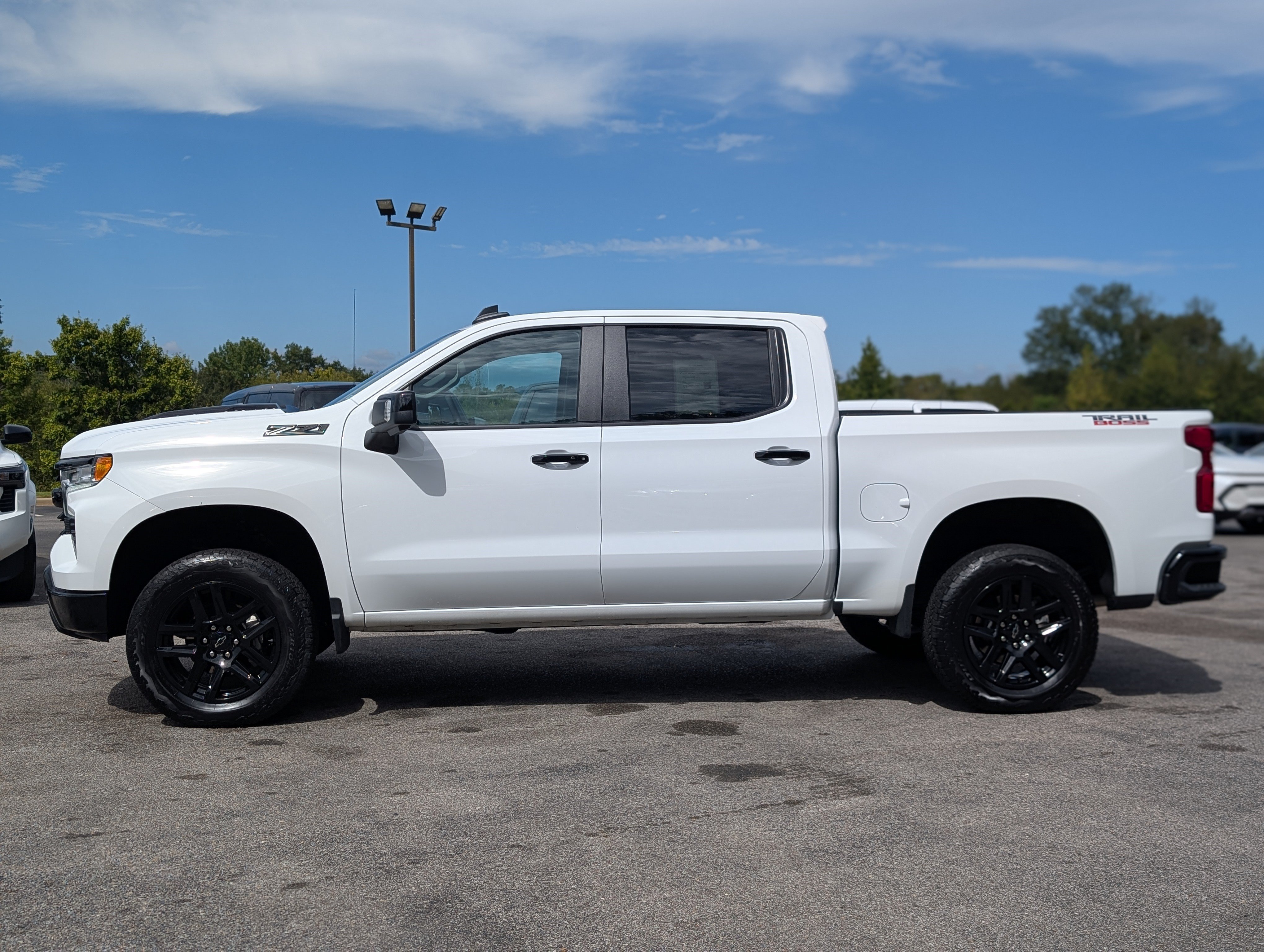 Used 2026 Chevrolet Silverado 1500 LT Trail Boss w/ LT Trail Boss Premium Package AWD/4WD image 6