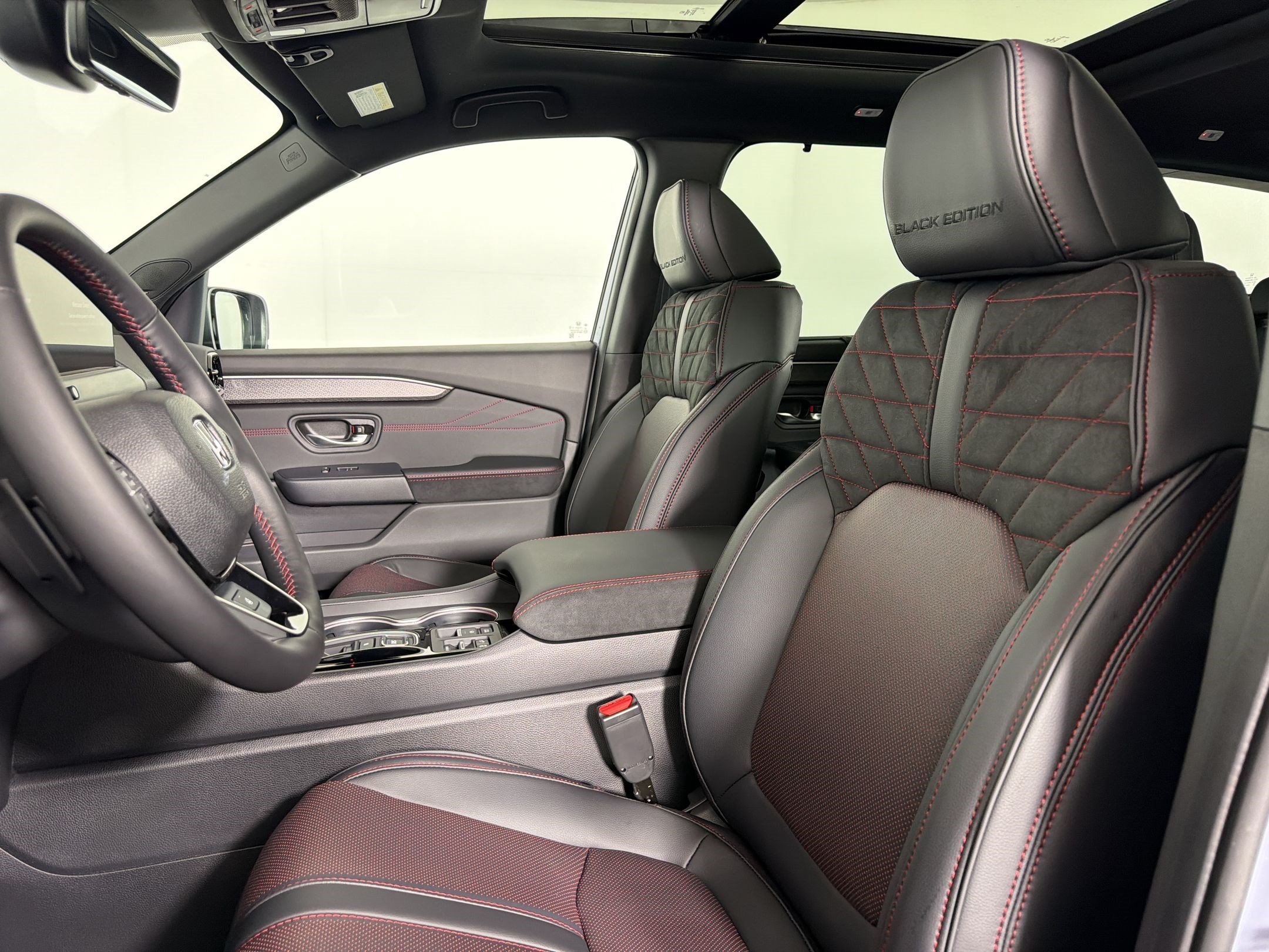 New 2026 Honda Pilot Black Edition image 4