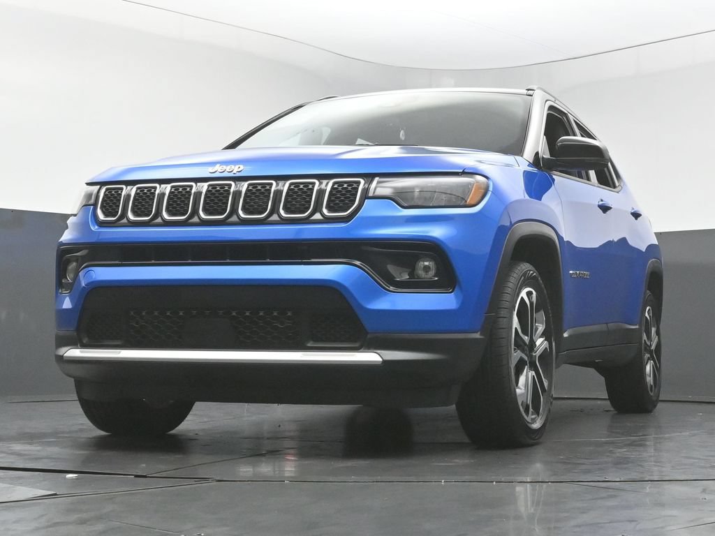 Used 2024 Jeep Compass Limited AWD/4WD image 9