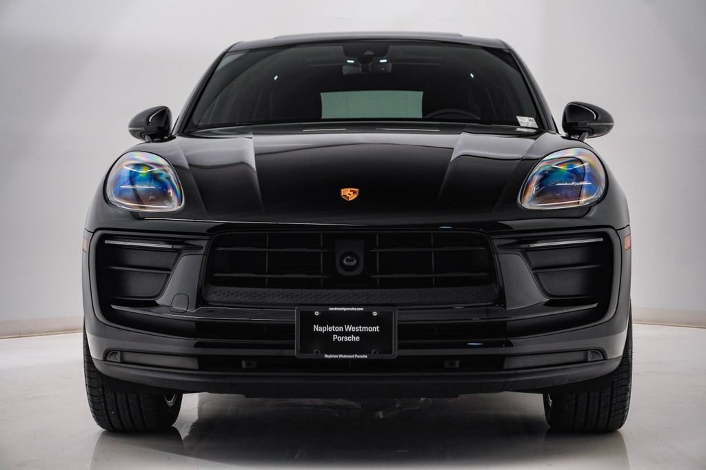 Certified 2026 Porsche Macan AWD/4WD image 6