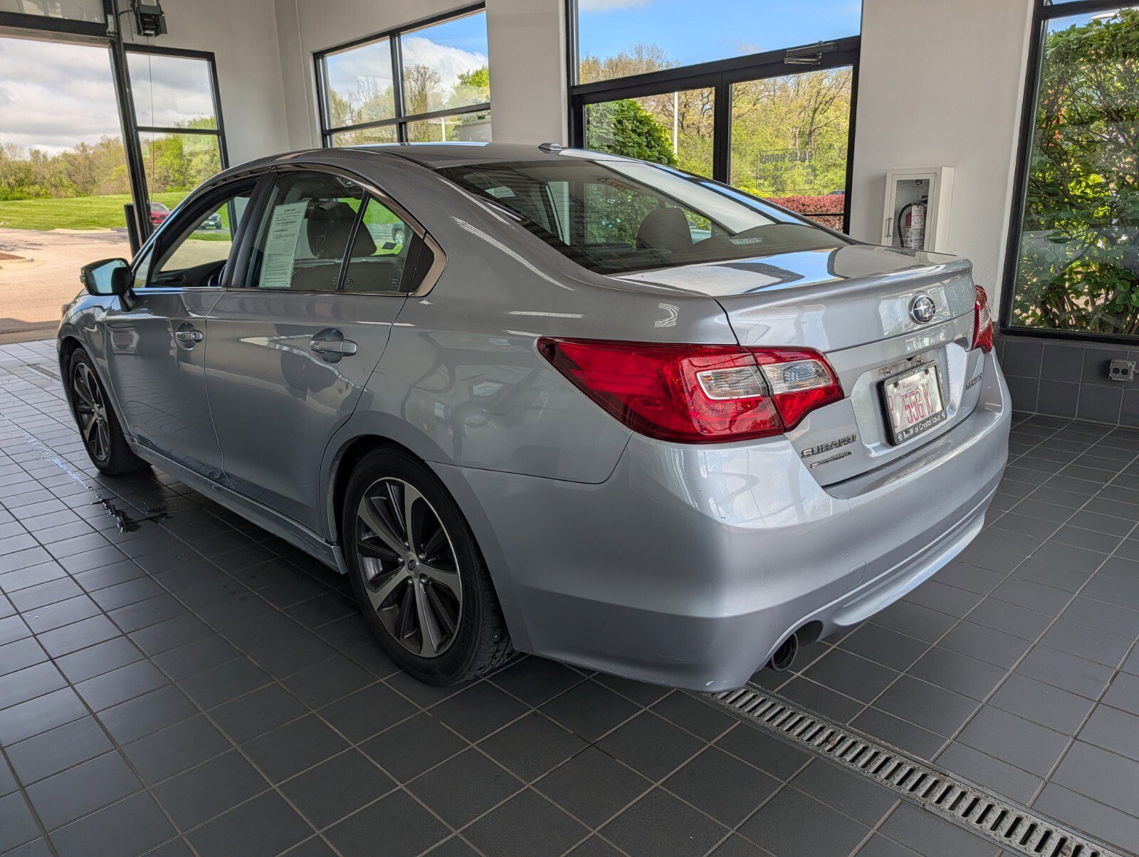 Used 2015 Subaru Legacy 2.5i Limited AWD/4WD image 4