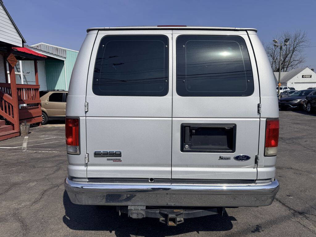 Used 2011 Ford E-350 and Econoline 350 XLT RWD image 4