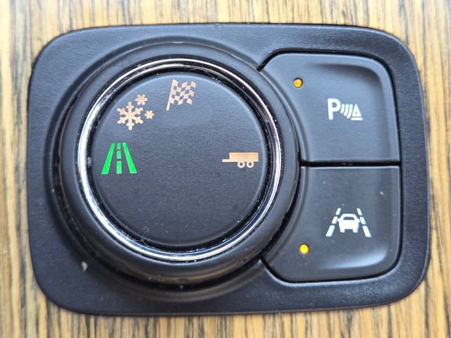 Used 2017 GMC Acadia Denali w/ Technology Package FWD image 34
