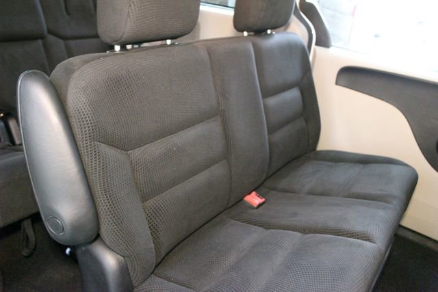 Used 2017 Dodge Grand Caravan SE w/ Power Window Group FWD image 13