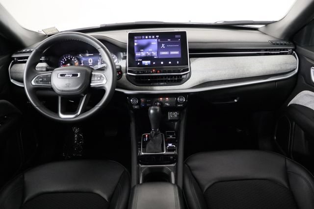Used 2024 Jeep Compass Latitude AWD/4WD image 13