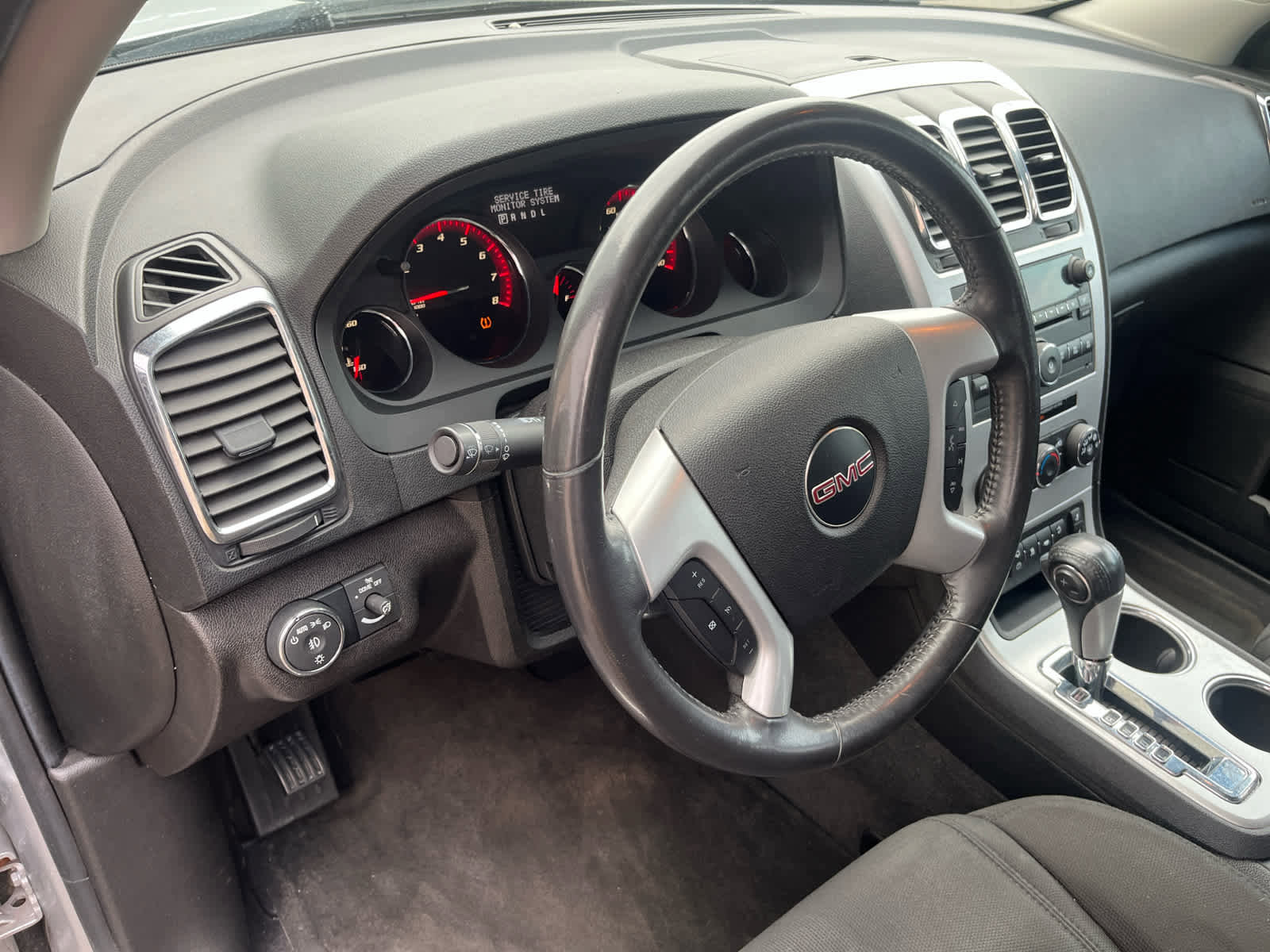 Used 2011 GMC Acadia SLE image 3