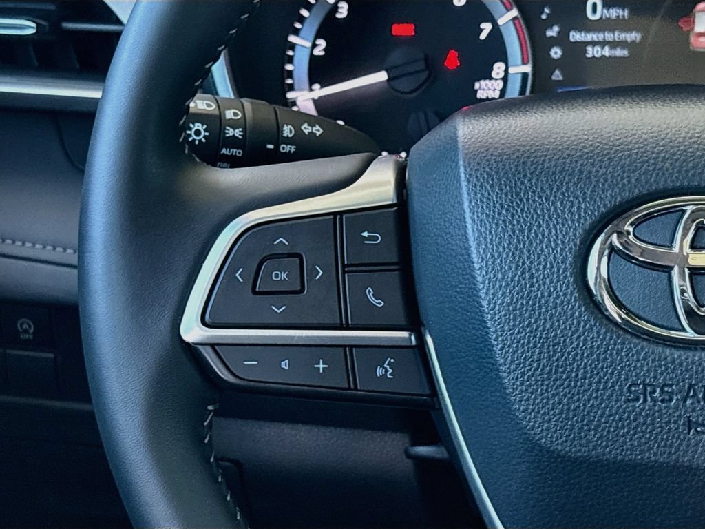 Certified 2026 Toyota Highlander XLE AWD/4WD image 11