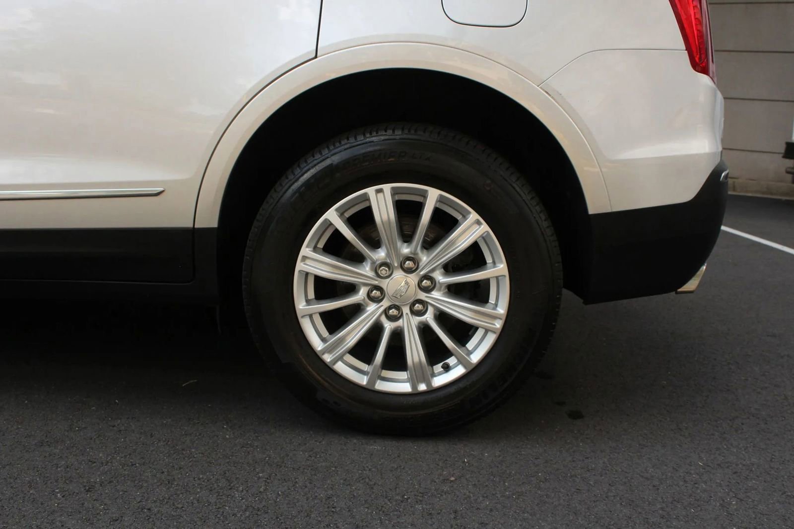 Used 2018 Cadillac XT5 AWD image 20
