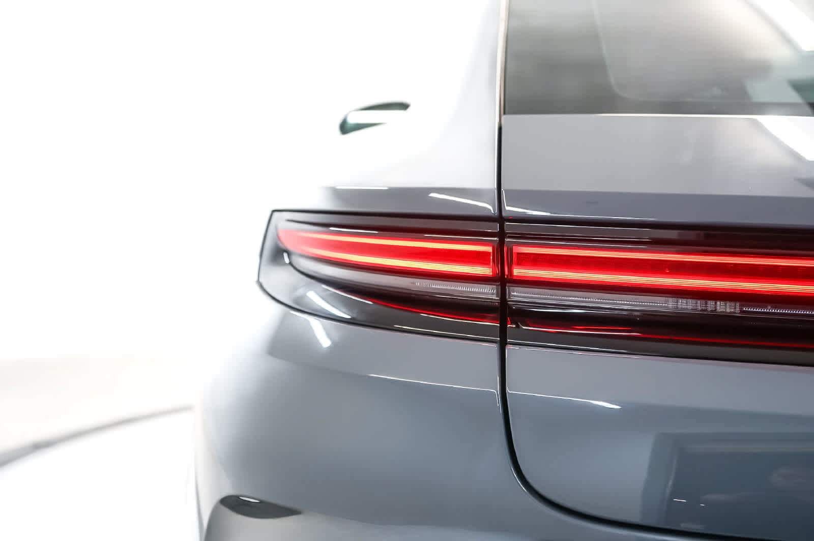 Certified 2025 Porsche Panamera RWD image 11