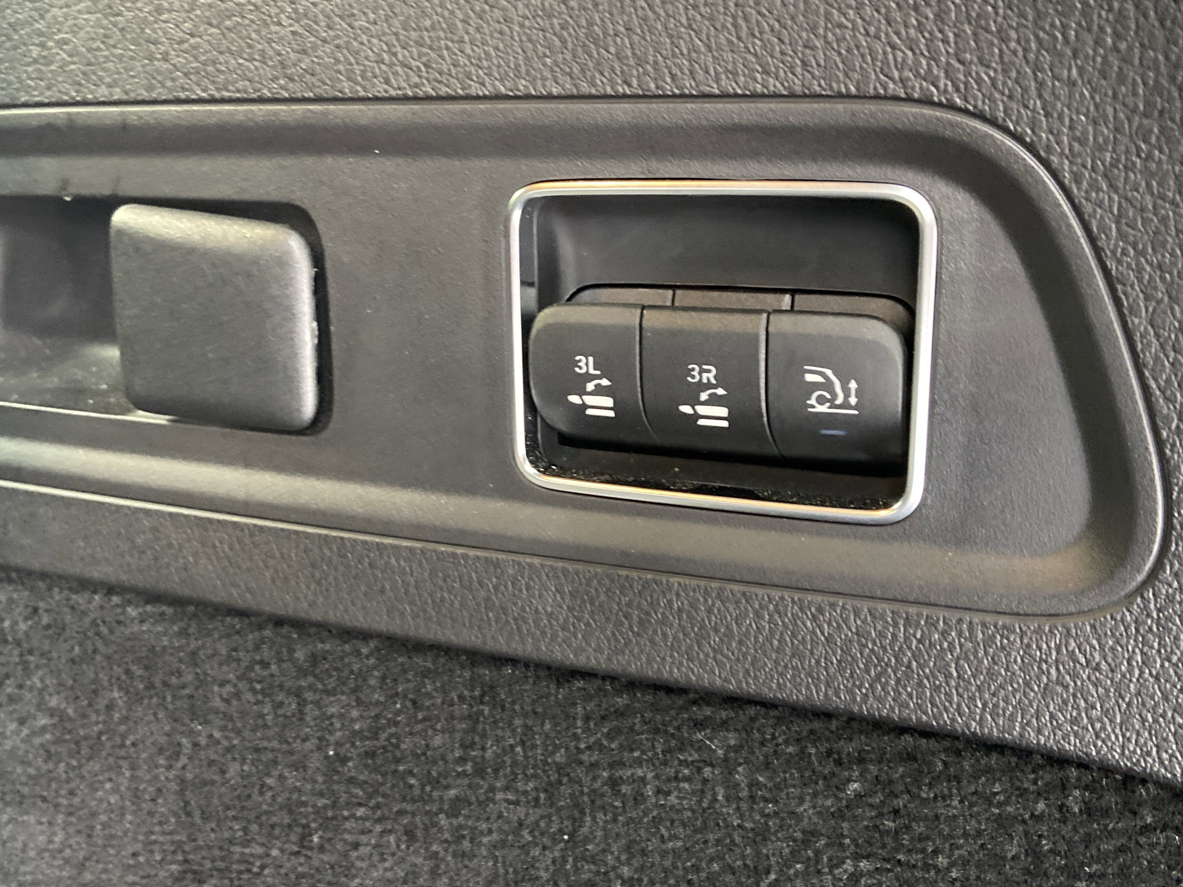 Certified 2024 Mercedes-Benz GLS 450 4MATIC image 12