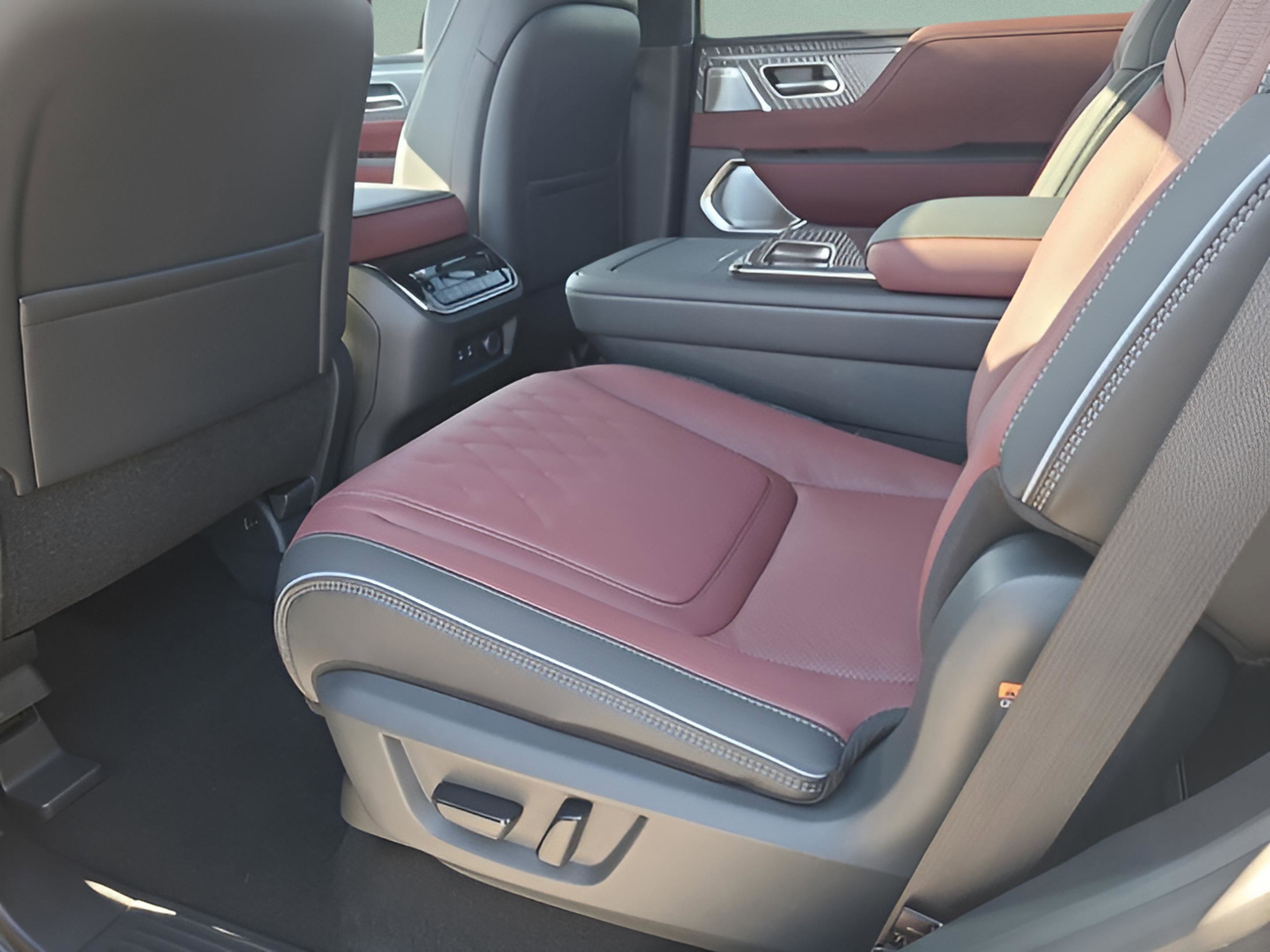 New 2026 INFINITI QX80 Autograph w/ Premium Cargo Package image 11