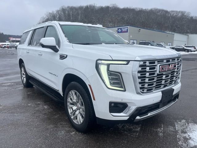 Used 2025 GMC Yukon XL Denali image 3