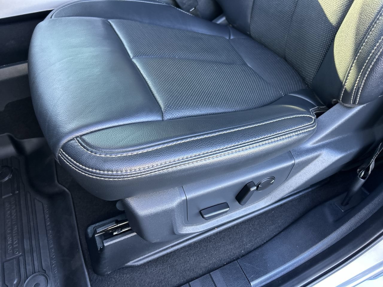 Used 2022 Ford F350 Lariat w/ Lariat Value Package AWD/4WD image 24