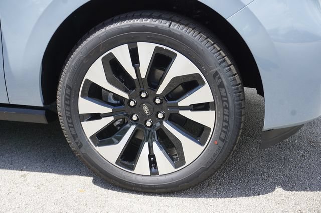 New 2027 Ford Expedition Platinum w/ Driver's Package AWD/4WD image 22
