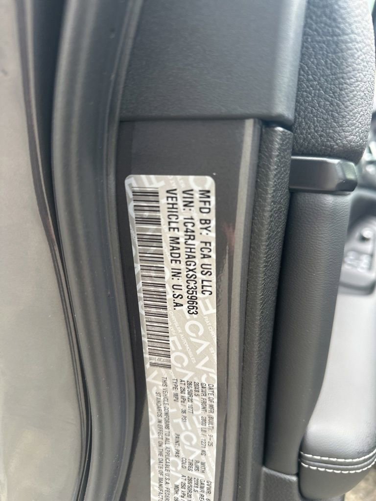 New 2025 Jeep Grand Cherokee Altitude image 35