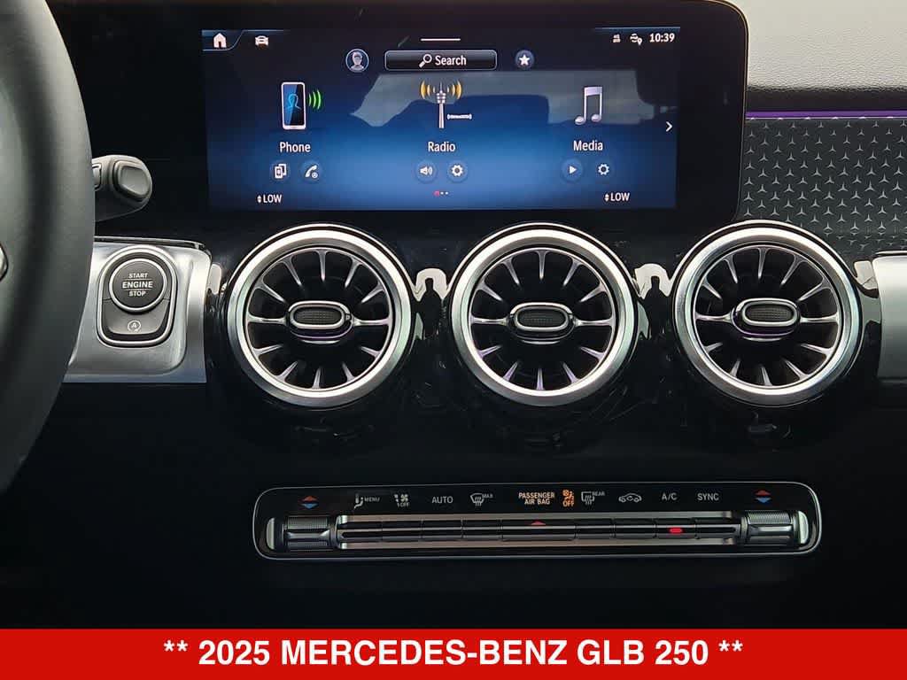 Used 2025 Mercedes-Benz GLB 250 image 29