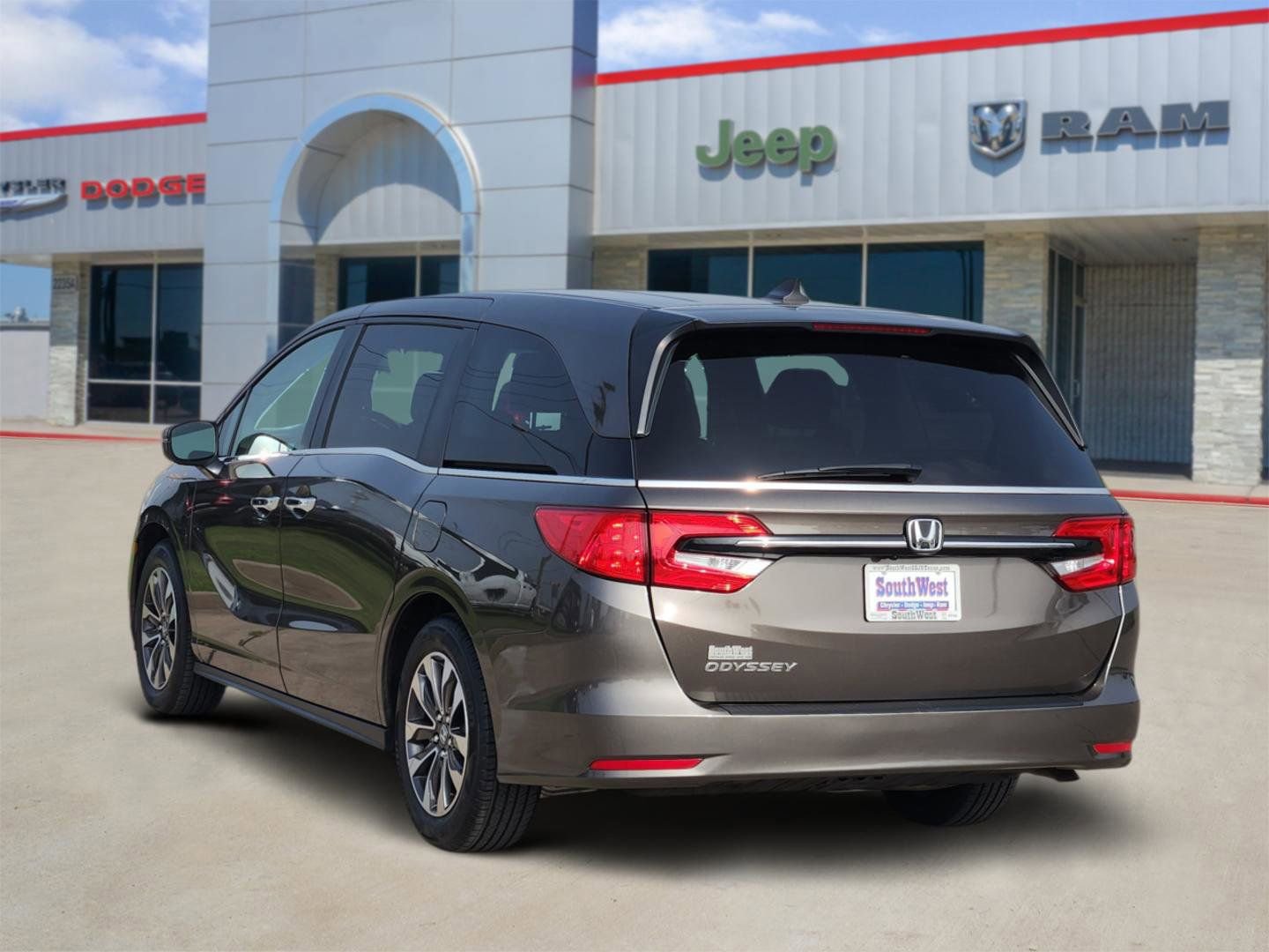 Used 2023 Honda Odyssey EX-L image 4
