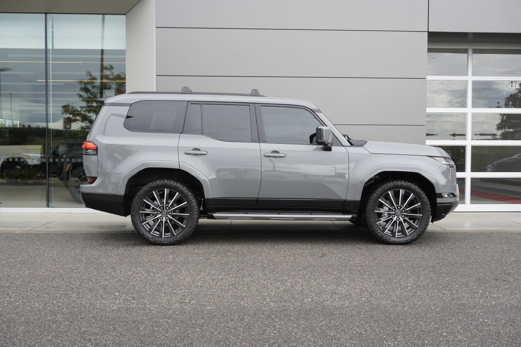 Used 2024 Lexus GX 550 w/ Accessory Package (Z1) AWD/4WD image 7