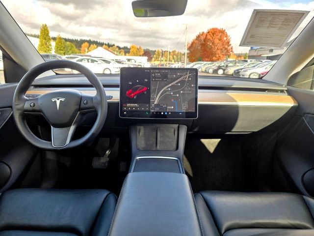 Used 2021 Tesla Model Y Long Range image 11