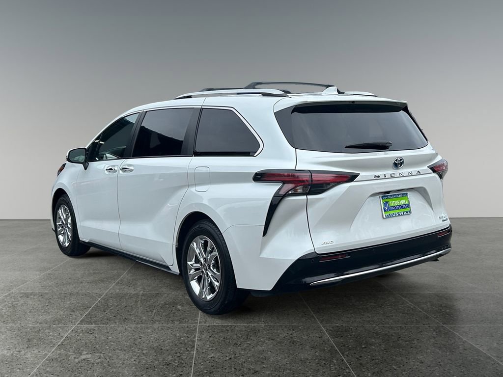 Used 2022 Toyota Sienna Platinum image 5