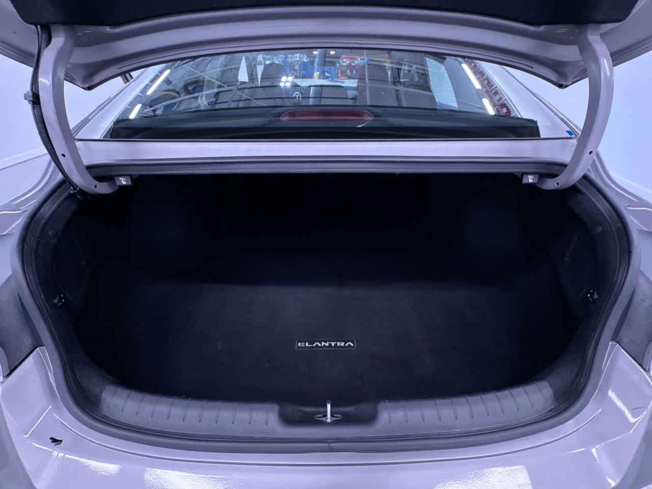 Used 2023 Hyundai Elantra SEL w/ Convenience Package FWD image 41