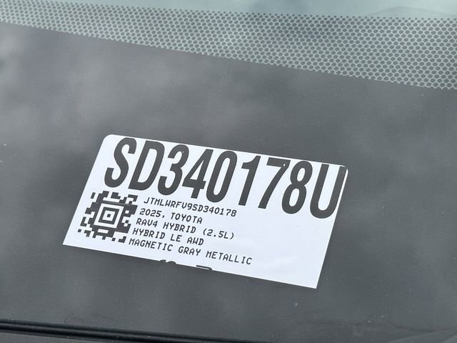 Used 2025 Toyota RAV4 LE image 31
