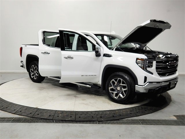 Used 2024 GMC Sierra 1500 SLT w/ SLT Premium Package image 9