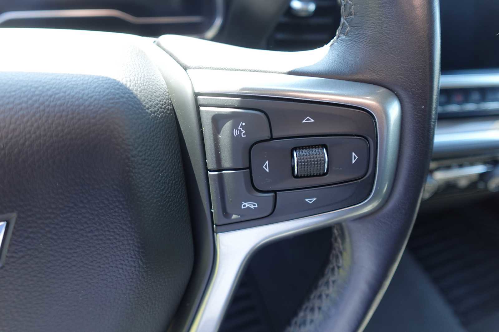 Used 2022 Chevrolet Silverado 1500 LT AWD/4WD image 18