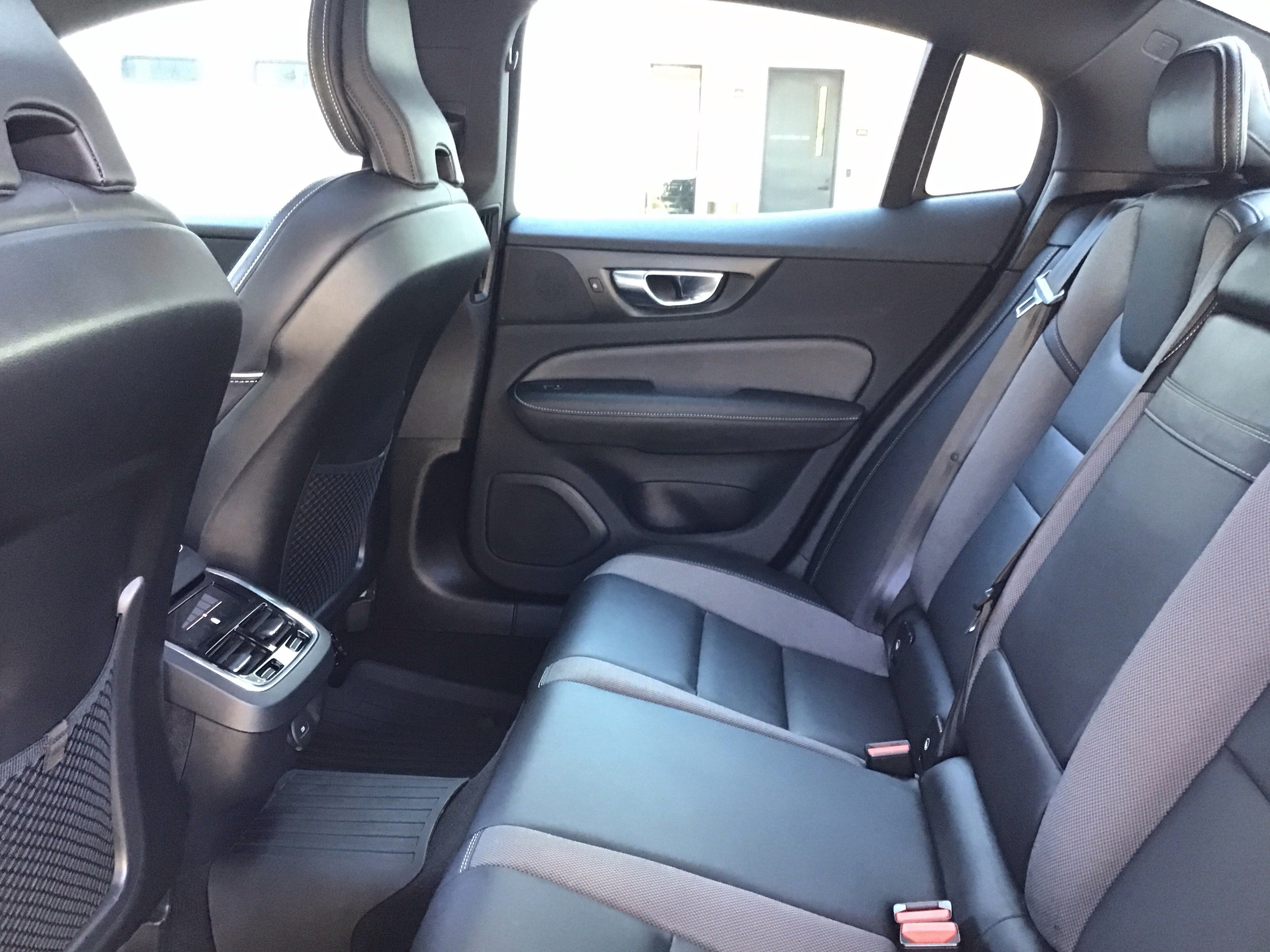 Certified 2022 Volvo S60 B5 R-Design w/ Protection Package Premier image 31