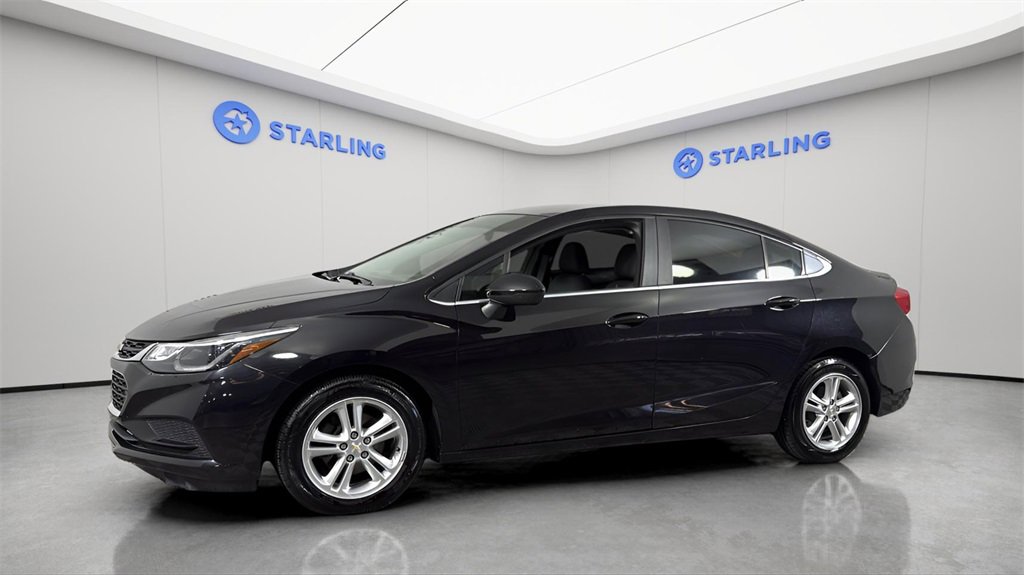 Used 2017 Chevrolet Cruze LT w/ Convenience Package image 2