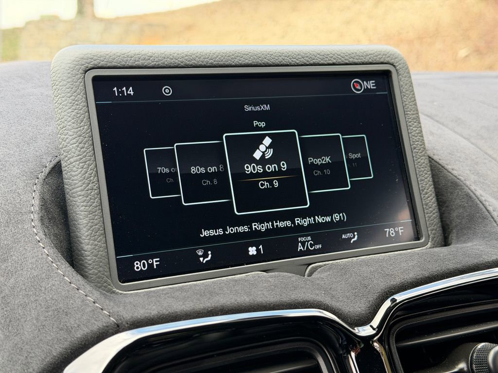 Used 2020 Aston Martin V8 Vantage Coupe image 29