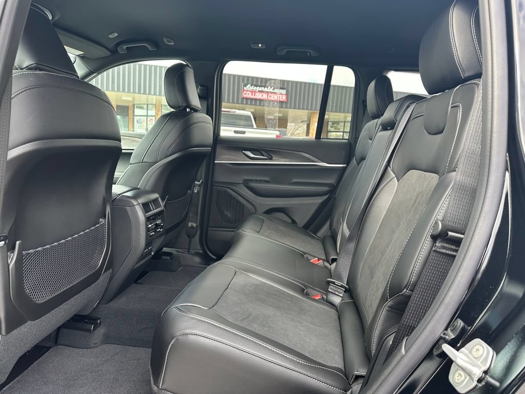 New 2026 Jeep Grand Cherokee Altitude AWD/4WD image 10