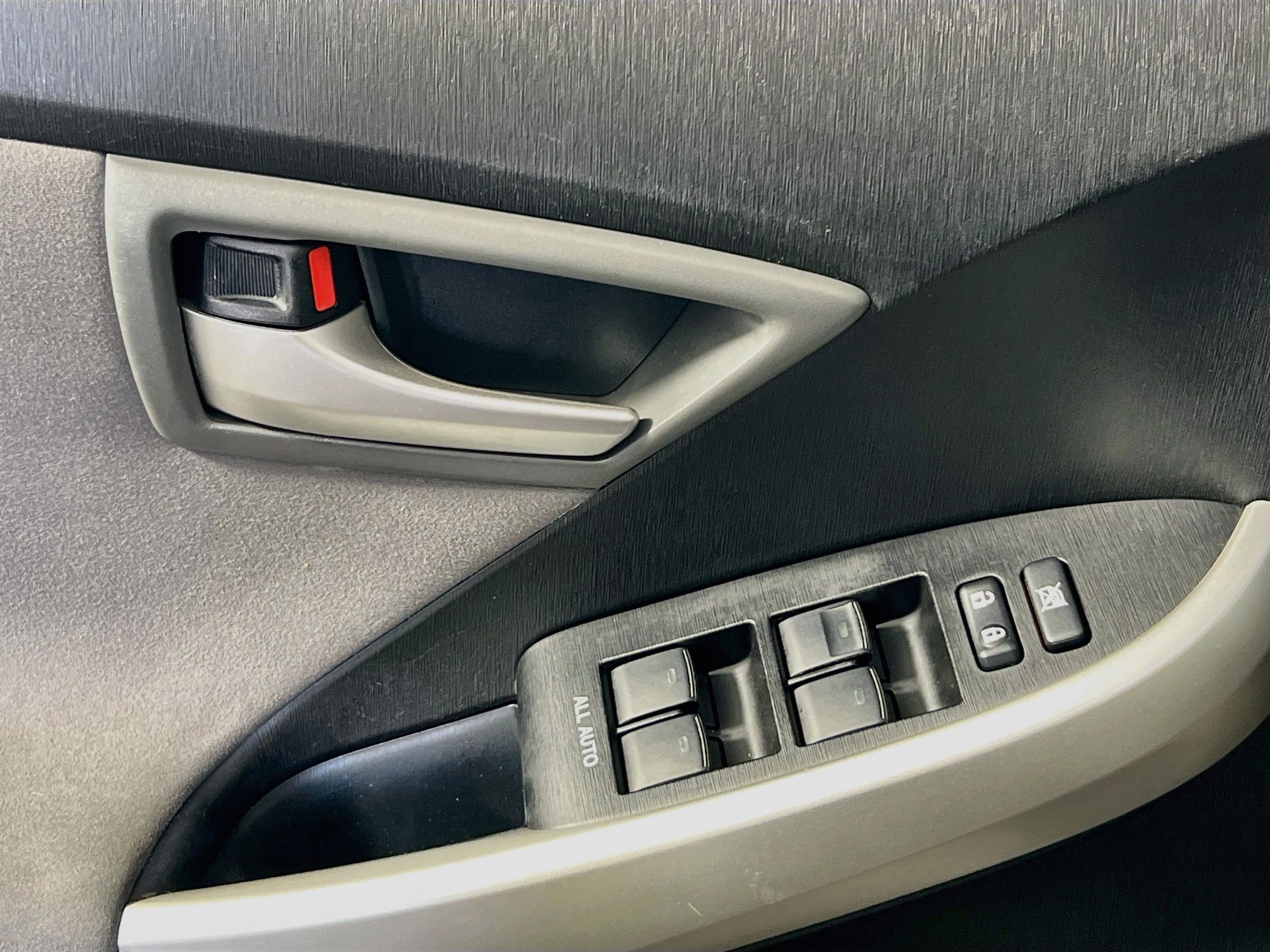 Used 2015 Toyota Prius Two FWD image 16