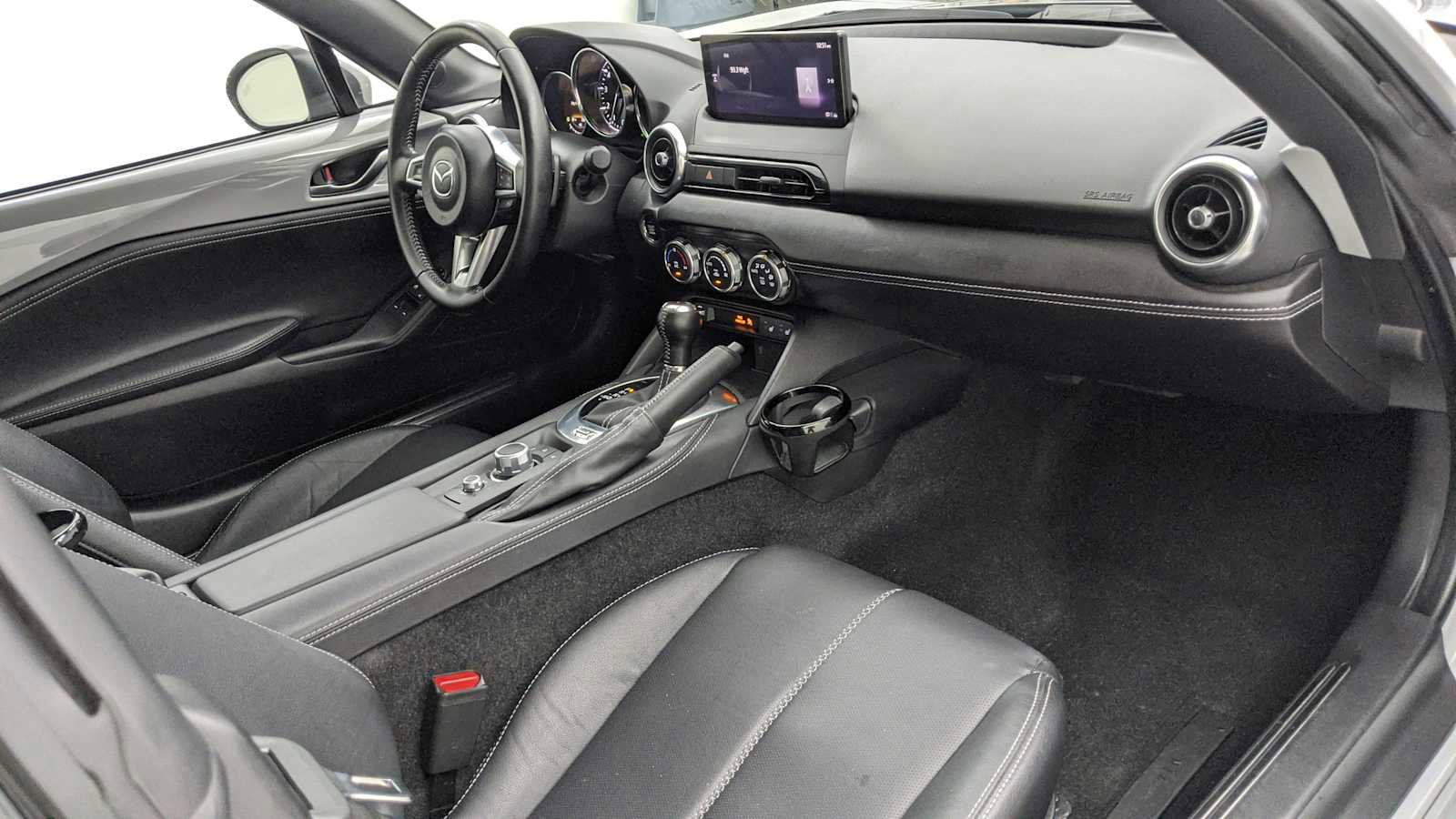 Used 2024 MAZDA MX-5 Miata RF Grand Touring RWD image 18
