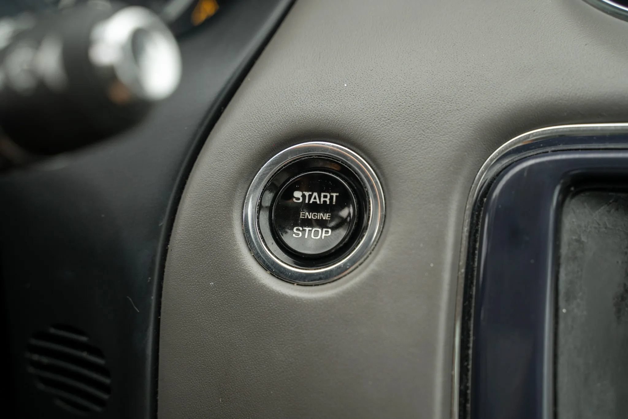 Used 2012 Jaguar XJ RWD image 30