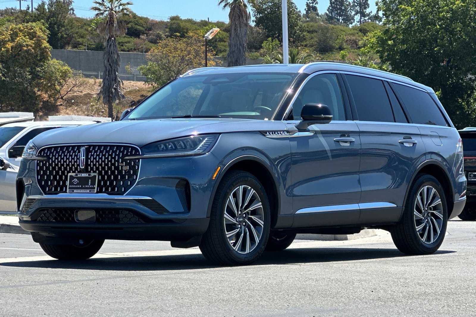 New 2026 Lincoln Aviator AWD image 7