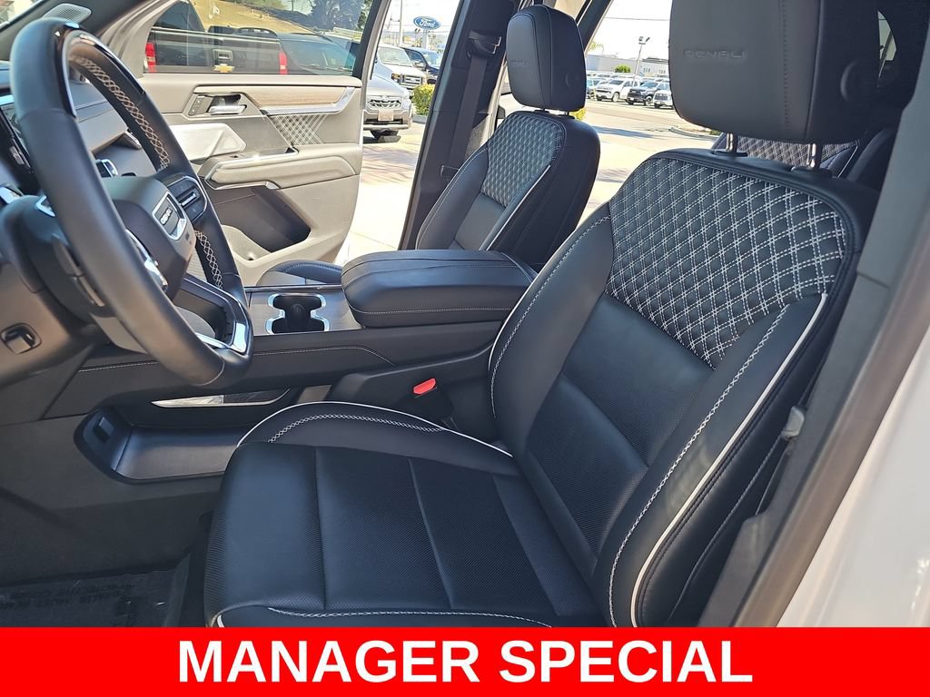 Used 2024 GMC Acadia Denali w/ Super Cruise Package FWD image 16